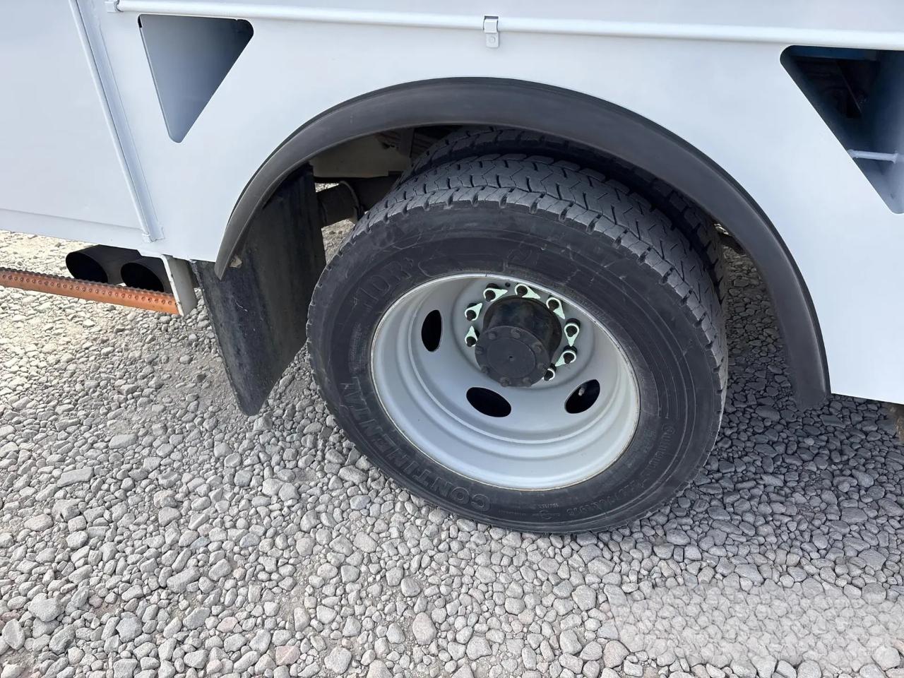 Ford F-550 Regular Cab DRW 2WD 2012