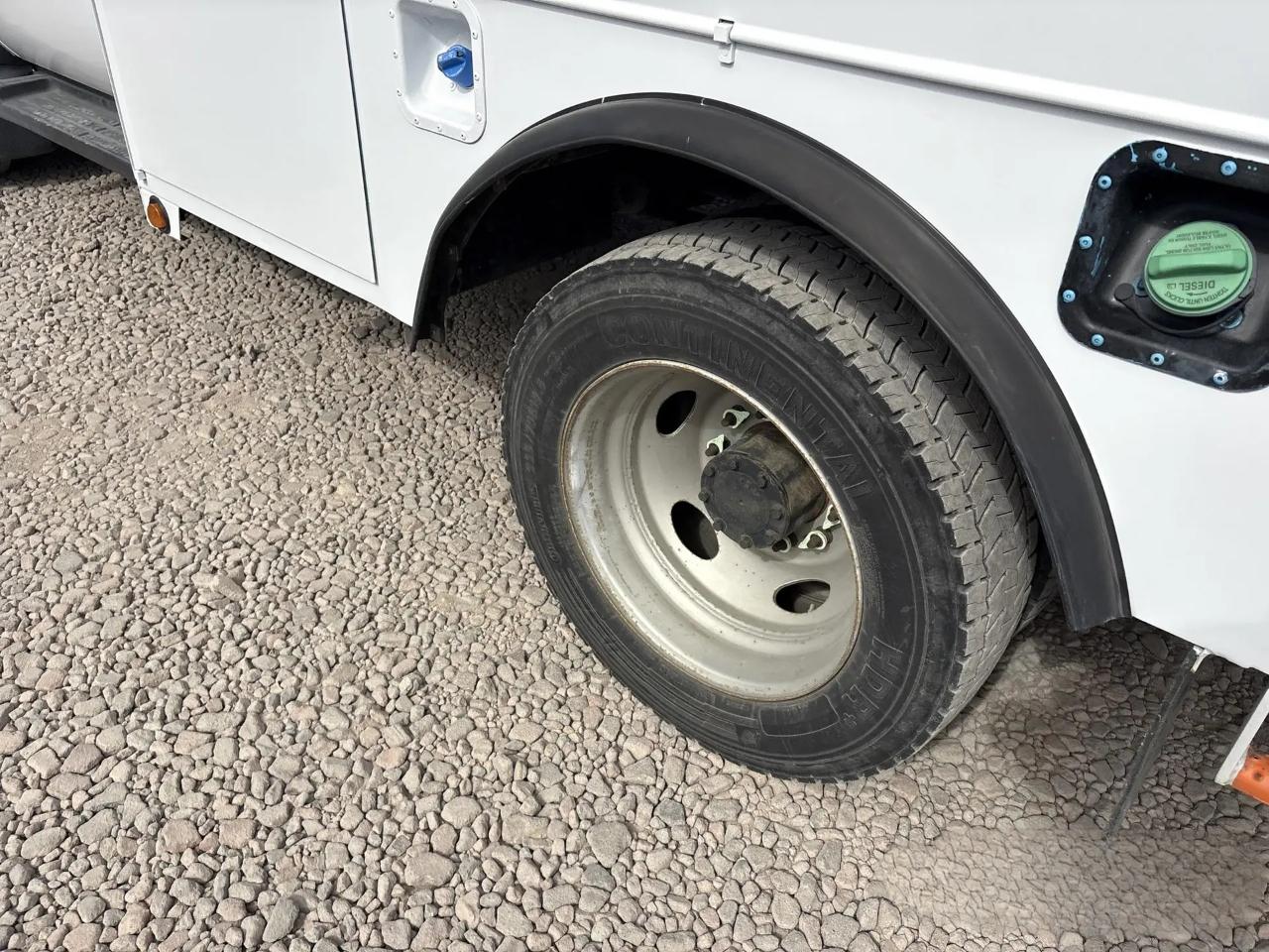 Ford F-550 Regular Cab DRW 2WD 2012