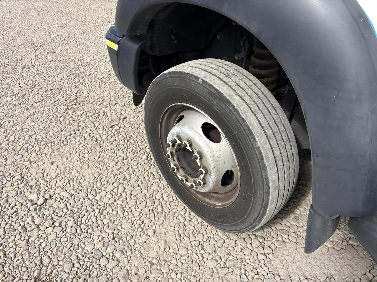 Ford F-550 Regular Cab DRW 2WD 2012