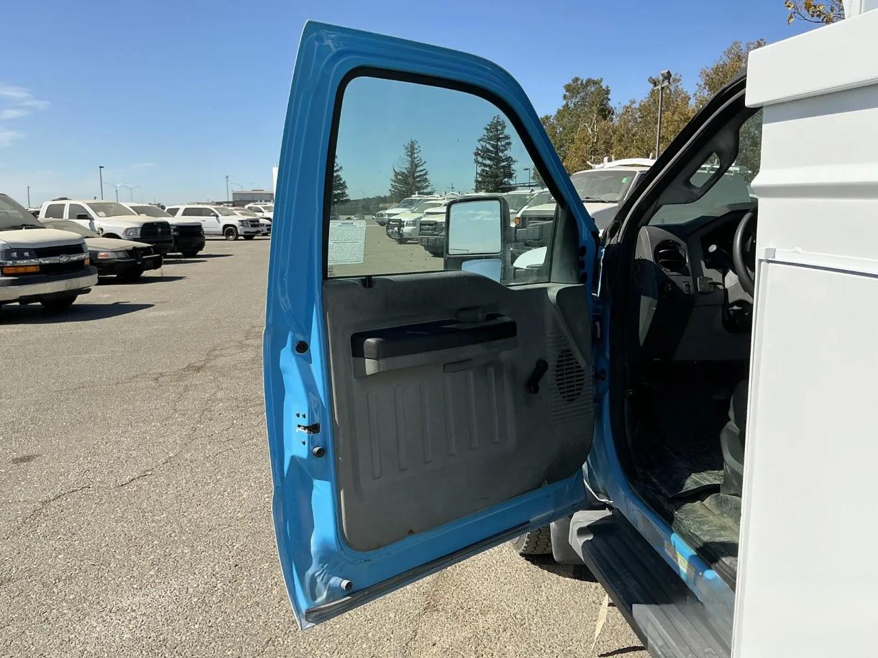 Ford F-550 Regular Cab DRW 4WD 2013