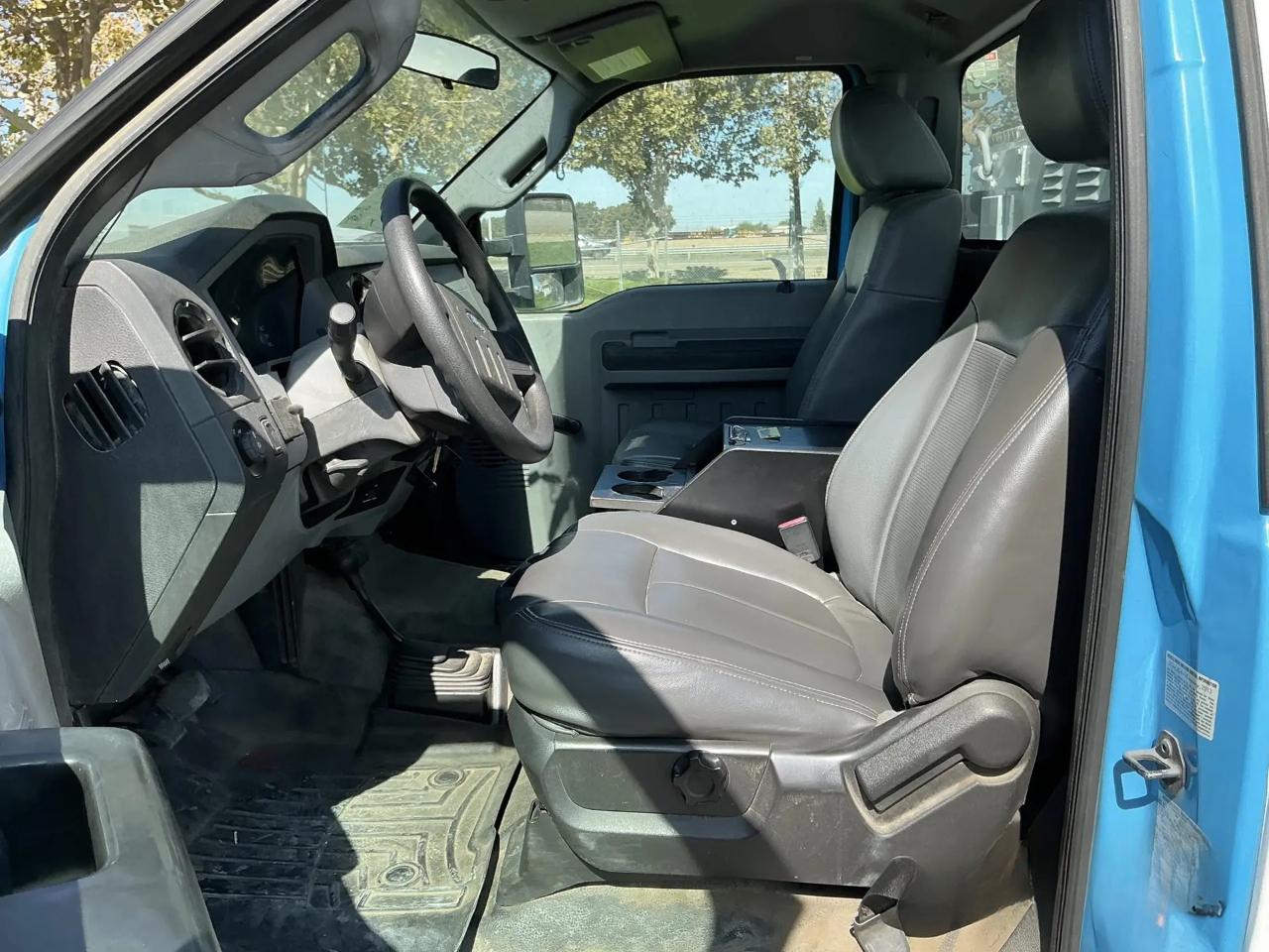 Ford F-550 Regular Cab DRW 4WD 2013
