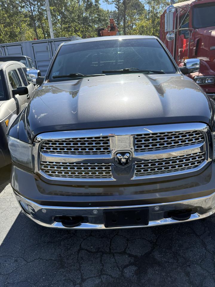 RAM 1500 Laramie Crew Cab SWB 4WD 2015
