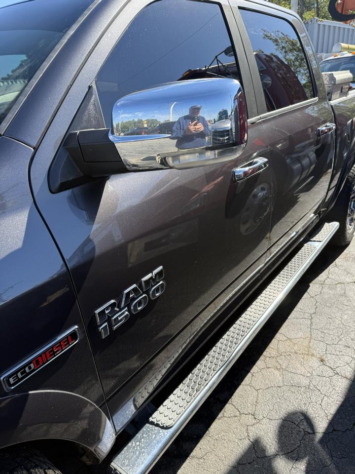 RAM 1500 Laramie Crew Cab SWB 4WD 2015