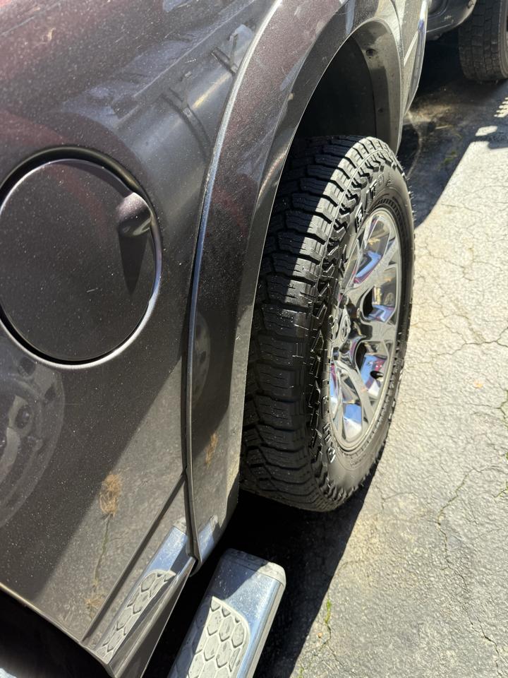 RAM 1500 Laramie Crew Cab SWB 4WD 2015