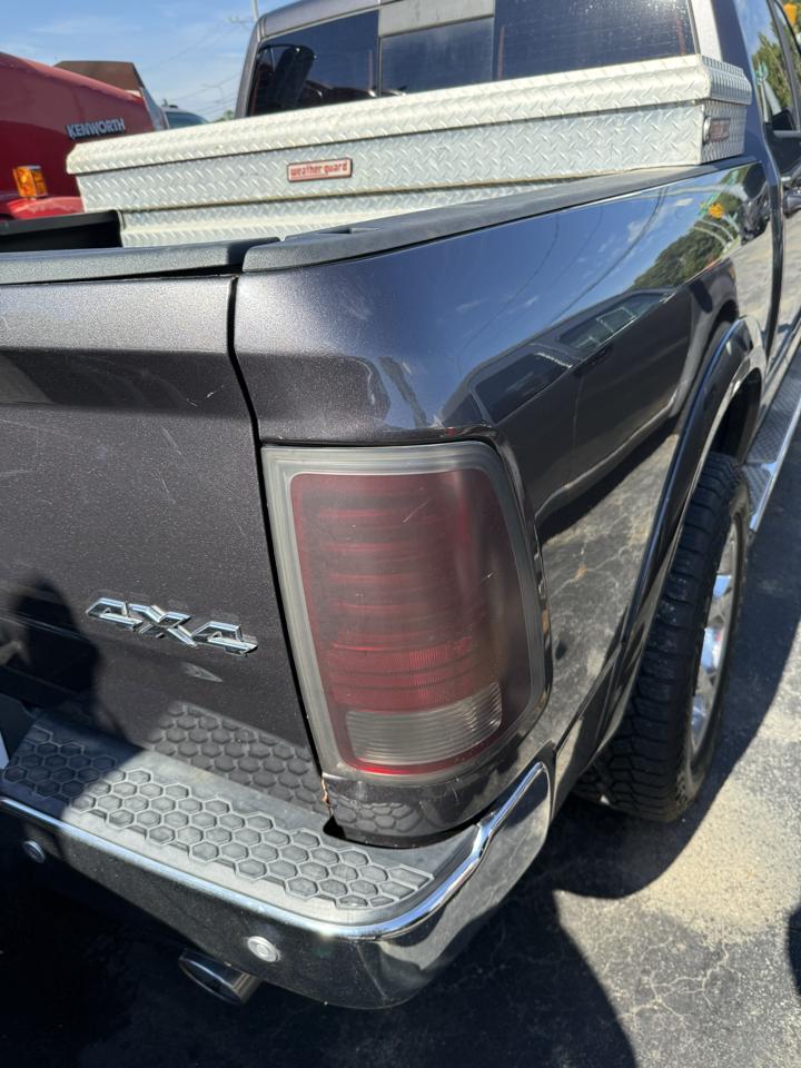 RAM 1500 Laramie Crew Cab SWB 4WD 2015