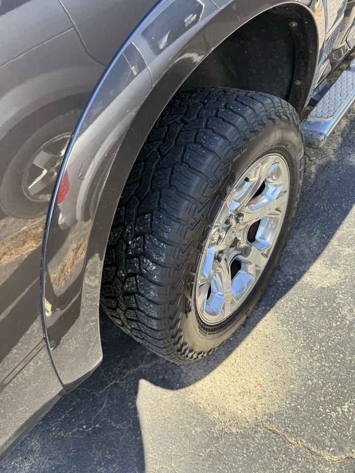 RAM 1500 Laramie Crew Cab SWB 4WD 2015