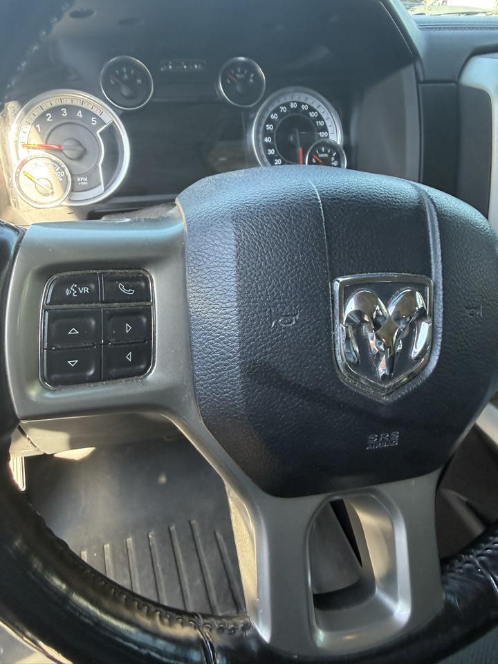 RAM 1500 Laramie Crew Cab SWB 4WD 2015
