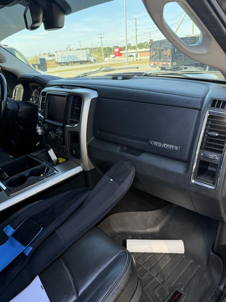 RAM 1500 Laramie Crew Cab SWB 4WD 2015