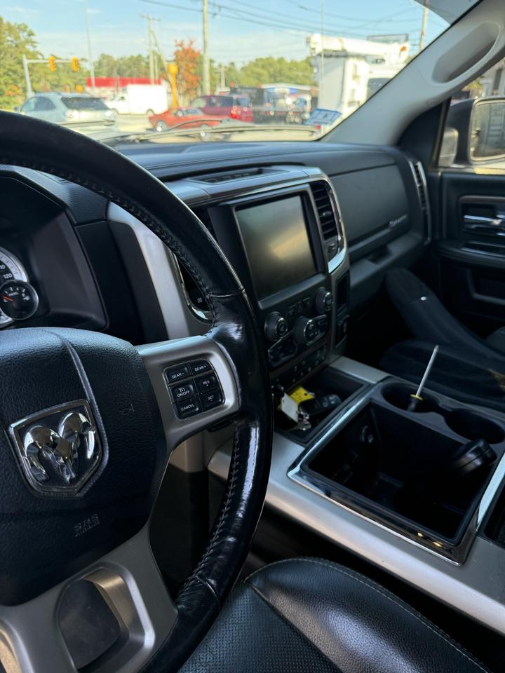 RAM 1500 Laramie Crew Cab SWB 4WD 2015