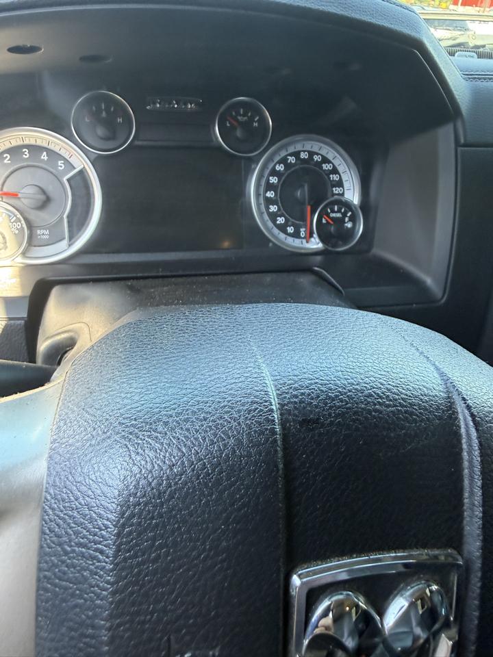 RAM 1500 Laramie Crew Cab SWB 4WD 2015
