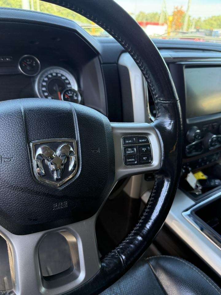 RAM 1500 Laramie Crew Cab SWB 4WD 2015