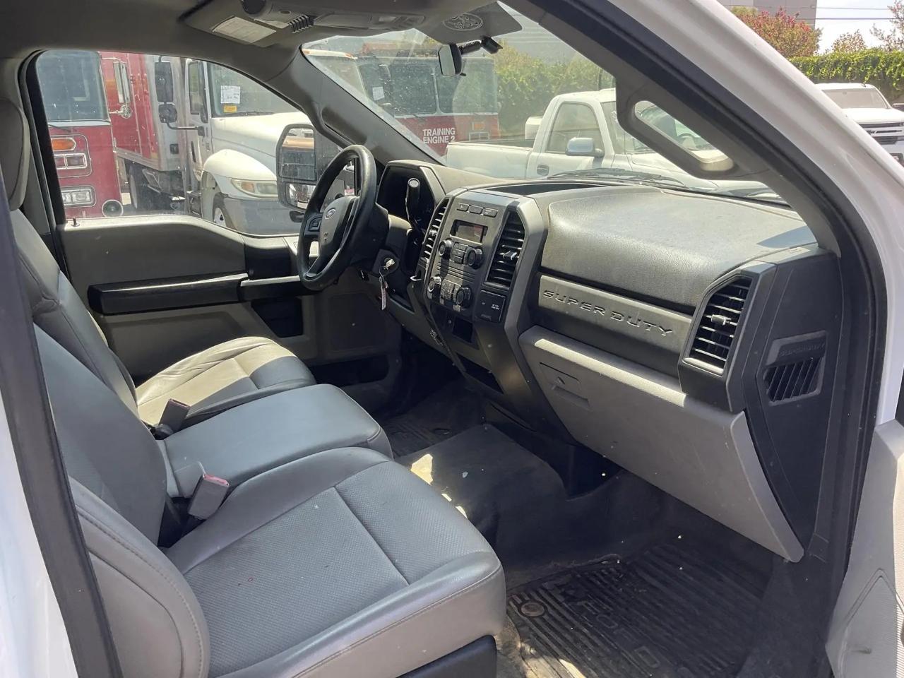 Ford F-350 SD XLT DRW 2WD 2019