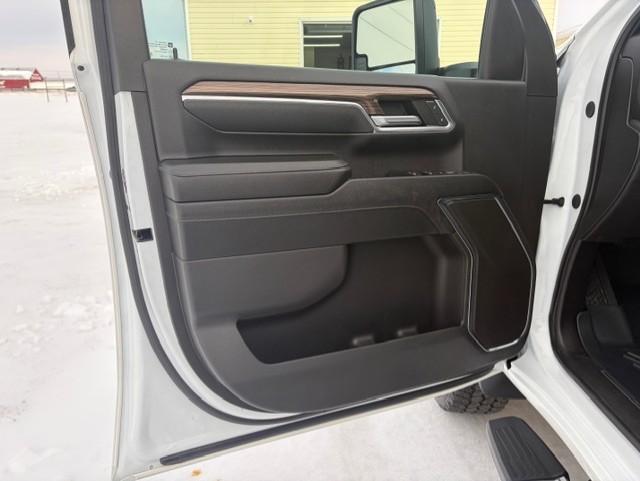 Chevrolet Silverado 2500HD LT Crew Cab Short Box 4WD 2024