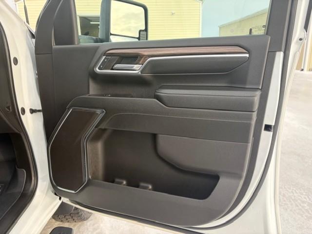 Chevrolet Silverado 2500HD LT Crew Cab Short Box 4WD 2024