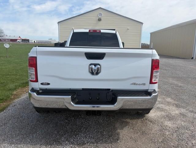 RAM 3500 Tradesman Crew Cab 4WD DRW 2023