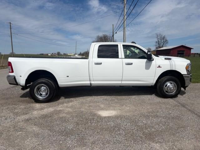 RAM 3500 Tradesman Crew Cab 4WD DRW 2023