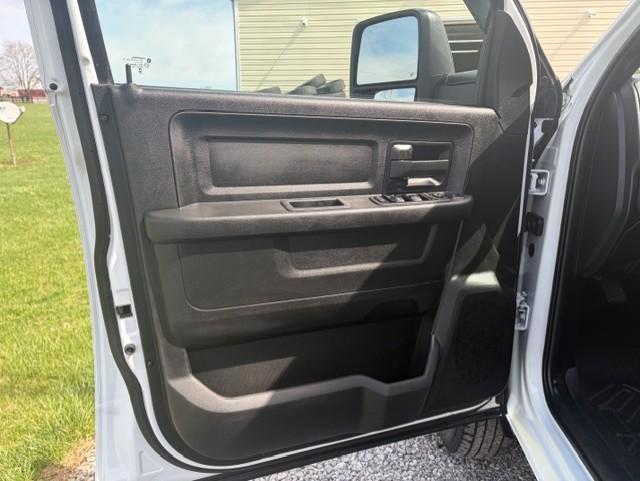 RAM 3500 Tradesman Crew Cab 4WD DRW 2023