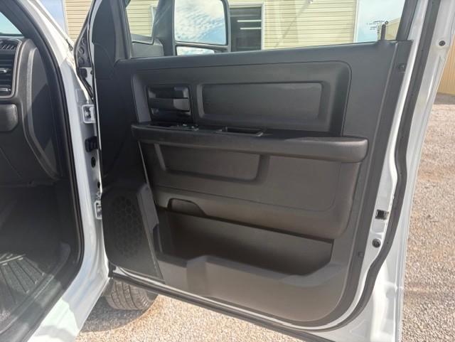 RAM 3500 Tradesman Crew Cab 4WD DRW 2023