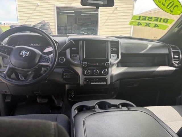 RAM 3500 Tradesman Crew Cab 4WD DRW 2023