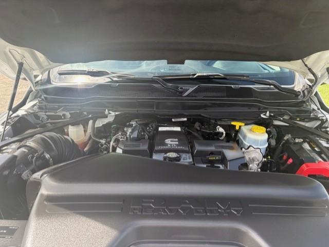 RAM 3500 Tradesman Crew Cab 4WD DRW 2023