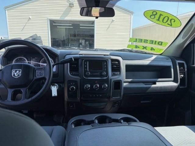 RAM 2500 Tradesman Crew Cab SWB 4WD 2018