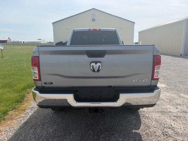 RAM 3500 Tradesman Crew Cab 4WD 2022