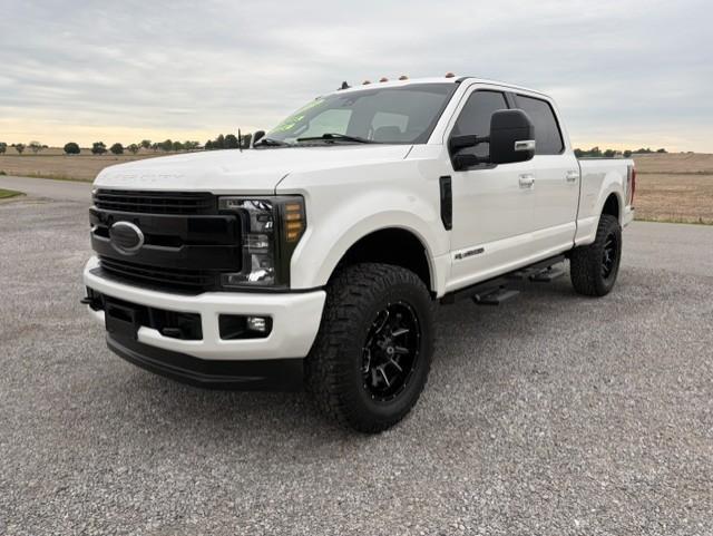 Ford F-250 SD Lariat Crew Cab 4WD 2019