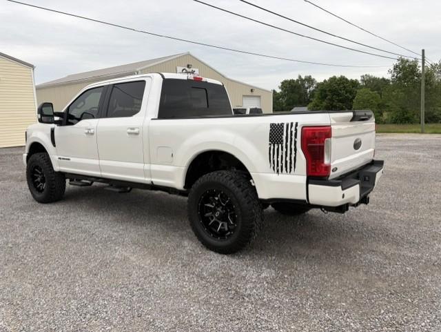 Ford F-250 SD Lariat Crew Cab 4WD 2019