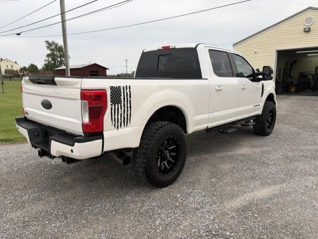 Ford F-250 SD Lariat Crew Cab 4WD 2019