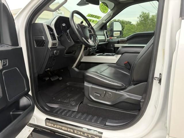 Ford F-250 SD Lariat Crew Cab 4WD 2019