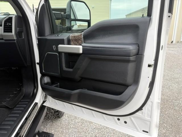 Ford F-250 SD Lariat Crew Cab 4WD 2019