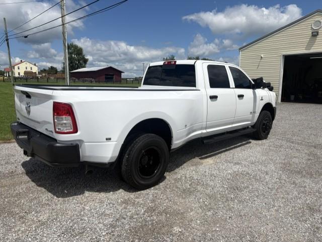RAM 3500 Tradesman Crew Cab 4WD DRW 2022
