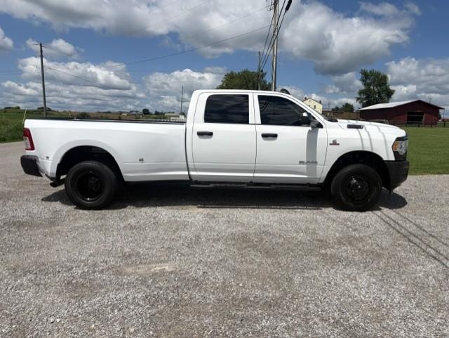 RAM 3500 Tradesman Crew Cab 4WD DRW 2022