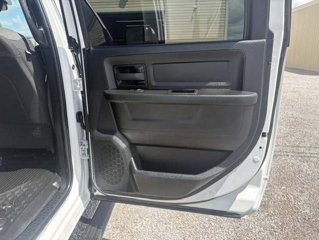 RAM 3500 Tradesman Crew Cab 4WD DRW 2022