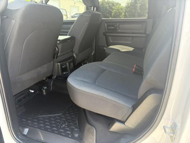RAM 3500 Tradesman Crew Cab 4WD DRW 2022