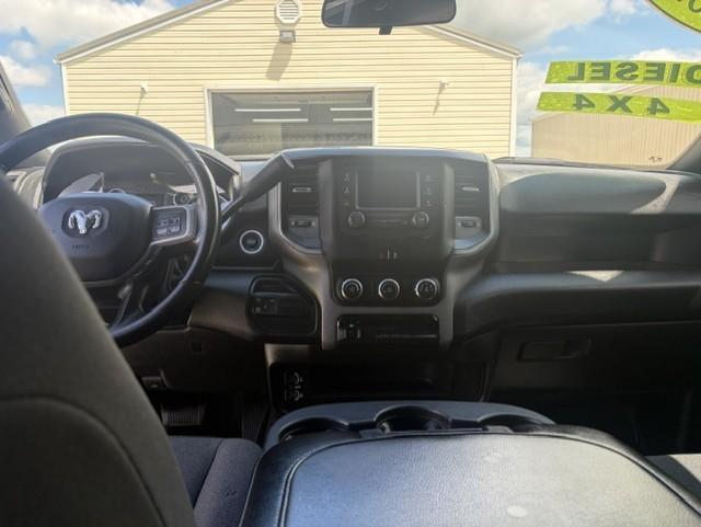 RAM 3500 Tradesman Crew Cab 4WD DRW 2022