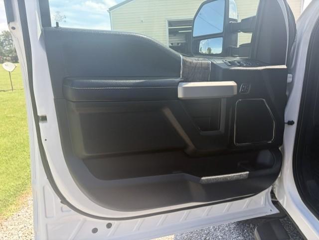 Ford F-250 SD Lariat Crew Cab Short Bed 4WD 2018