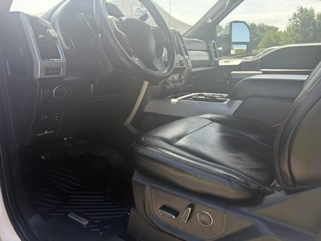 Ford F-250 SD Lariat Crew Cab Short Bed 4WD 2018
