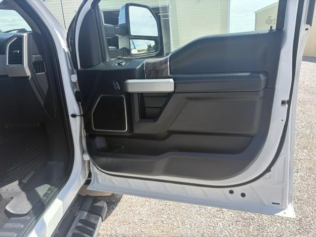 Ford F-250 SD Lariat Crew Cab Short Bed 4WD 2018