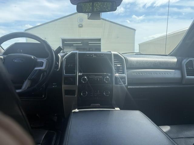 Ford F-250 SD Lariat Crew Cab Short Bed 4WD 2018