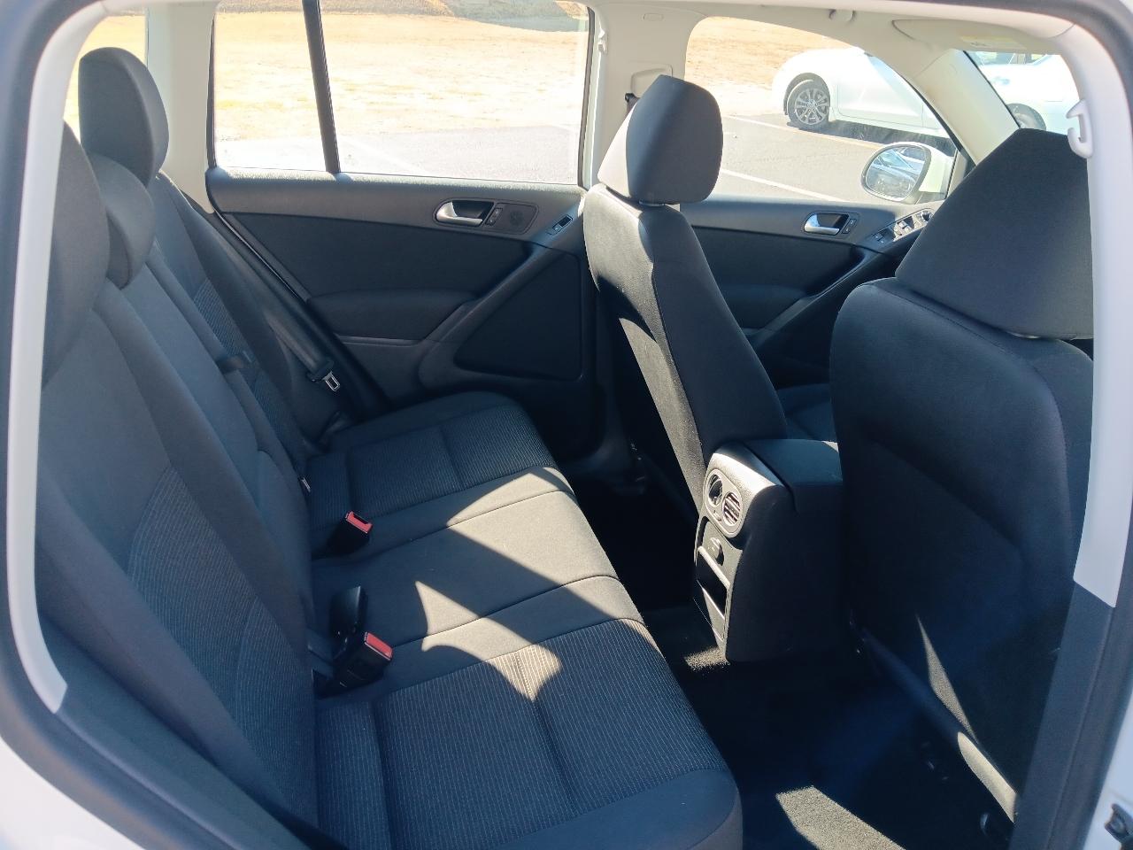 Volkswagen Tiguan S 2017