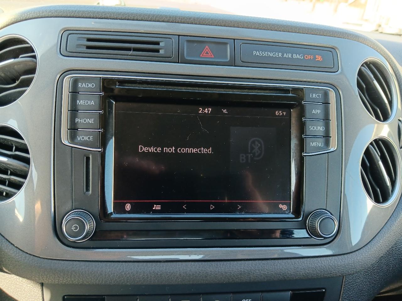 Volkswagen Tiguan S 2017