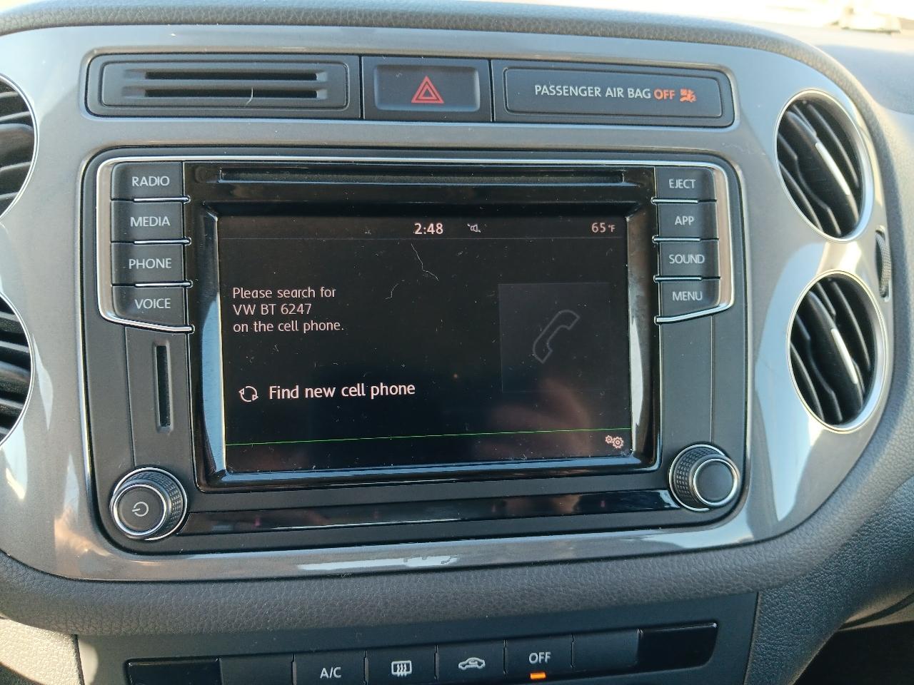 Volkswagen Tiguan S 2017