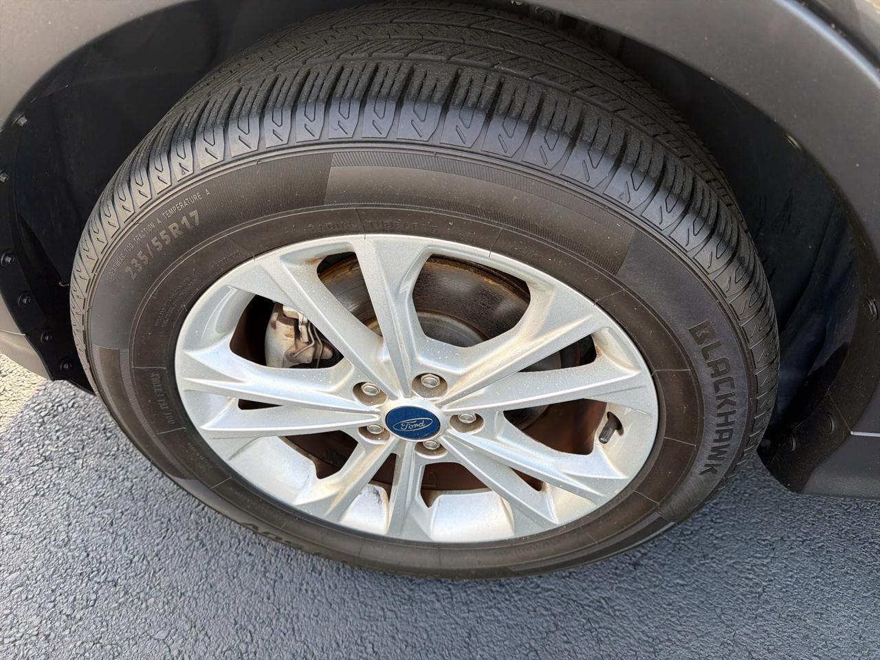 Ford Escape SE FWD 2019