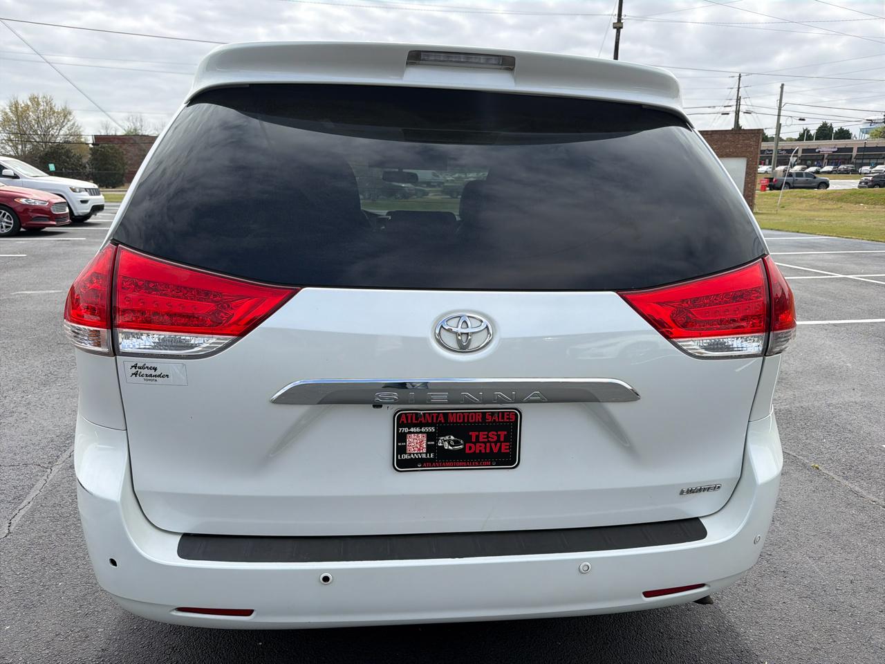 Toyota Sienna XLE FWD 8-Passenger V6 2012