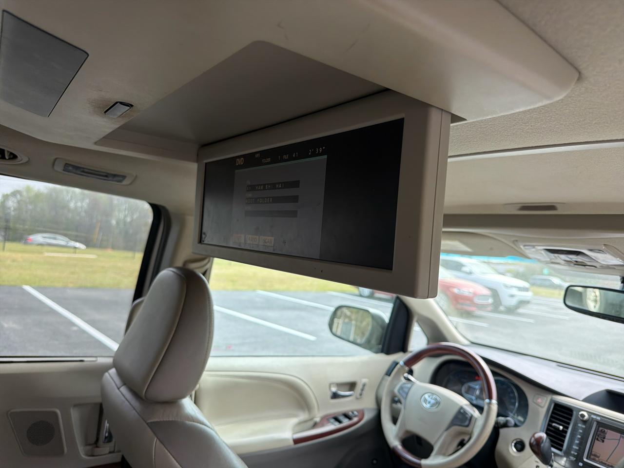 Toyota Sienna XLE FWD 8-Passenger V6 2012