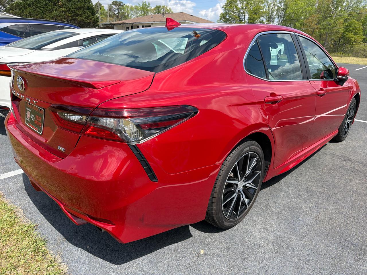 Toyota Camry SE 2023