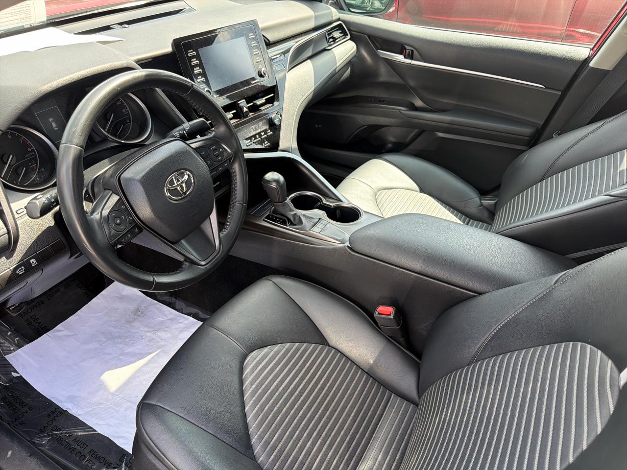 Toyota Camry SE 2023