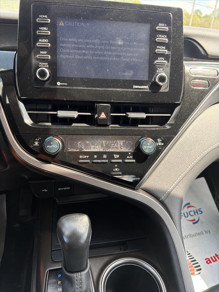 Toyota Camry SE 2023