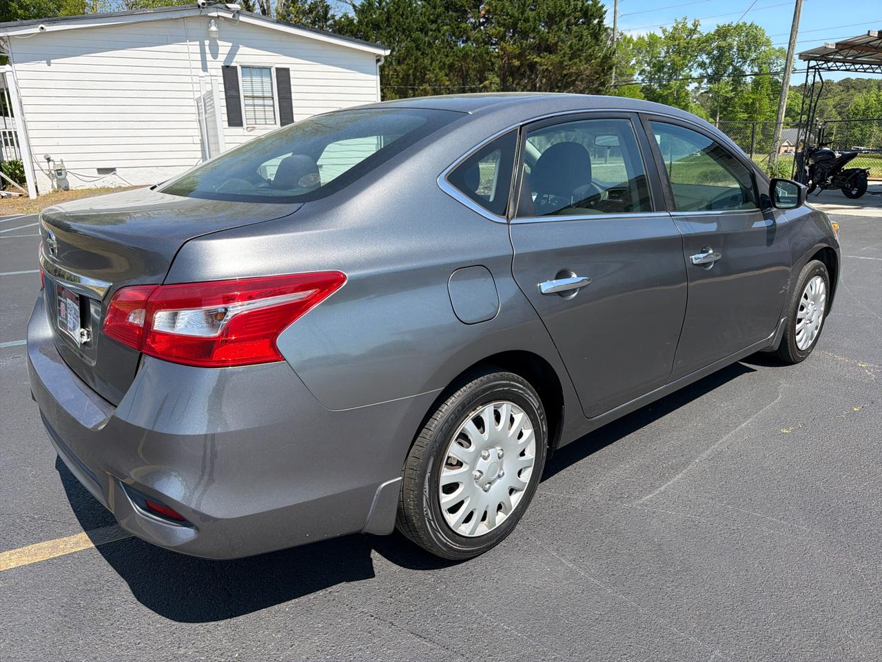 Nissan Sentra S 6MT 2017